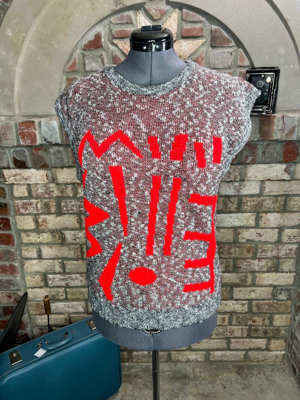 sweater vest sleeveless shell Marc Chemtob red gray heather